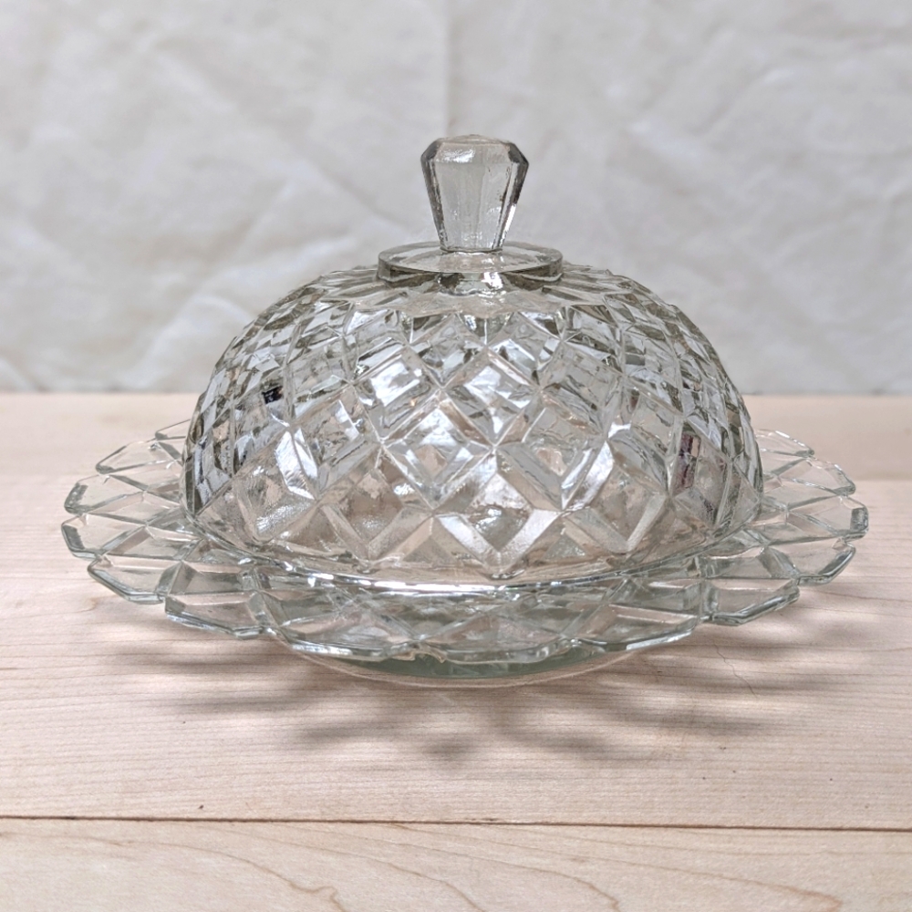 ✨SOLD✨ Vintage butter dish